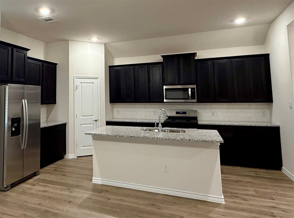 The Woods at Lindsey Place - Residential Lease