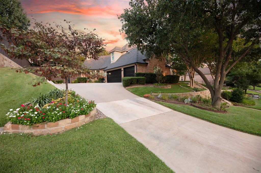 805 Lake Breeze Drive