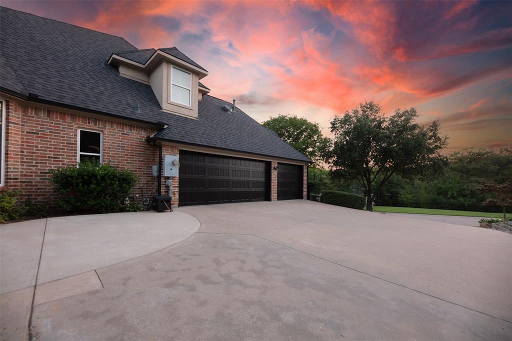 805 Lake Breeze Drive