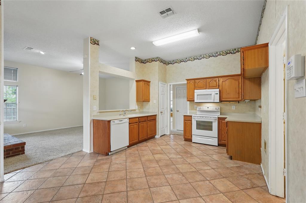 McKinney, Texas 75070, United States, 3 Bedrooms Bedrooms, ,2 BathroomsBathrooms,Residential,Pending,120756