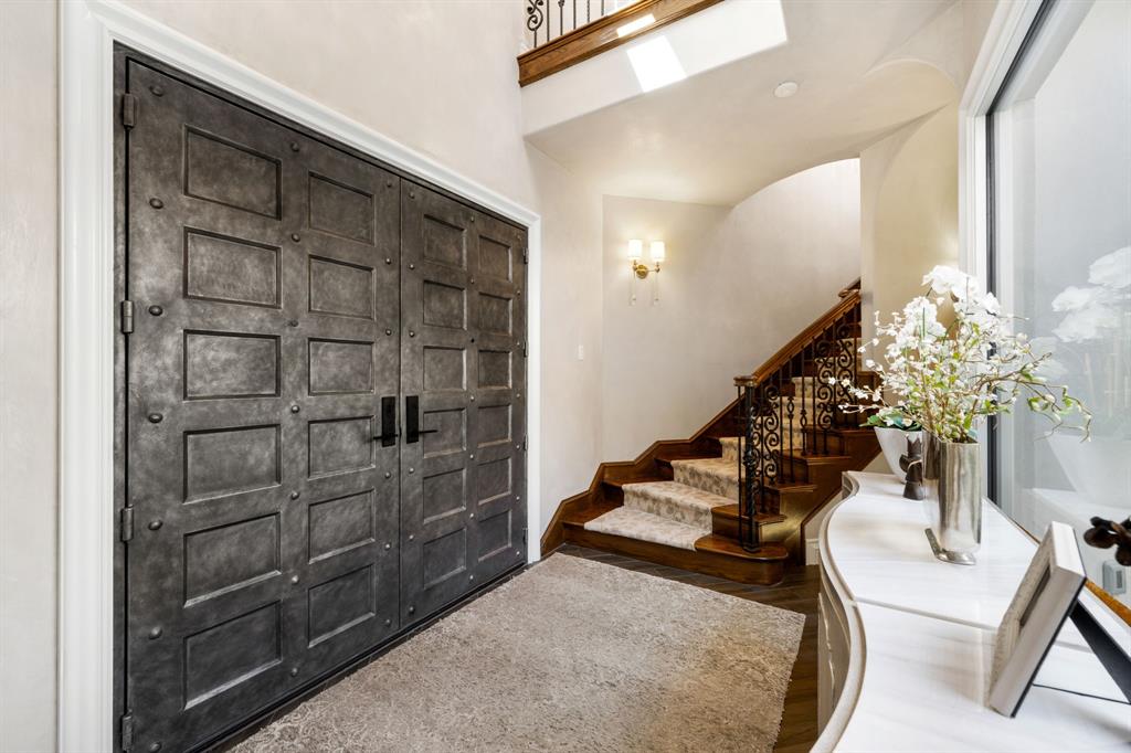 2121 Ridgewood Drive