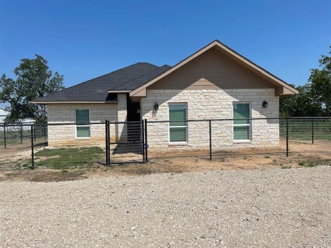 Photo of 18636 Doubletree Drive, Justin, TX 76247 (MLS # 21384233)