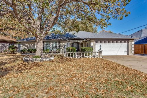 116 Montreal Drive Hurst TX 76054