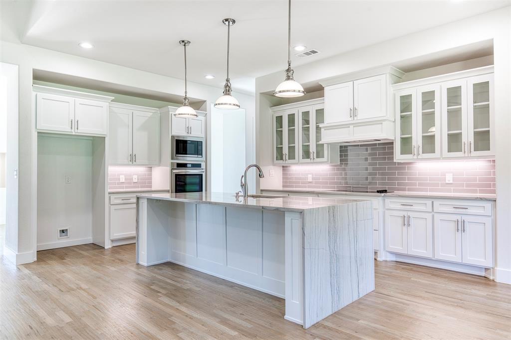 1044 Hidden Oaks Drive