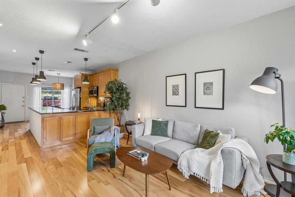 9801 Royal Lane 707