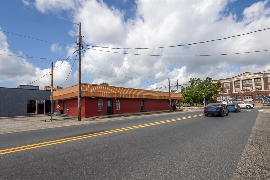 Photo 1 of 30 — 101 S Main Street, Quitman, TX 75783