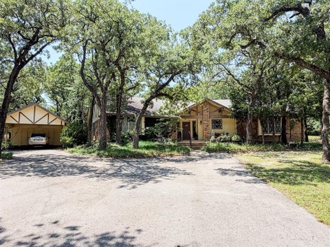 Photo of 1411 N Business 287, Decatur, TX 76234 (MLS # 21312550)