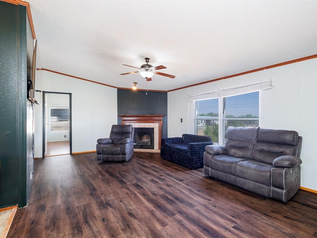 1727 Wildhorse Lane
