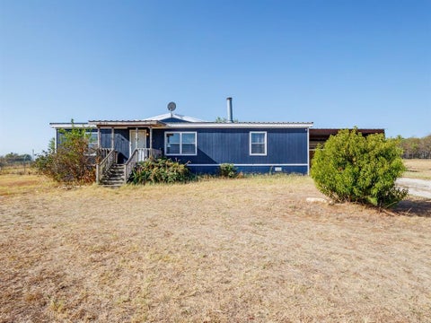 Photo of 1727 Wildhorse Lane, Stephenville, TX 76401 (MLS # 21393226)