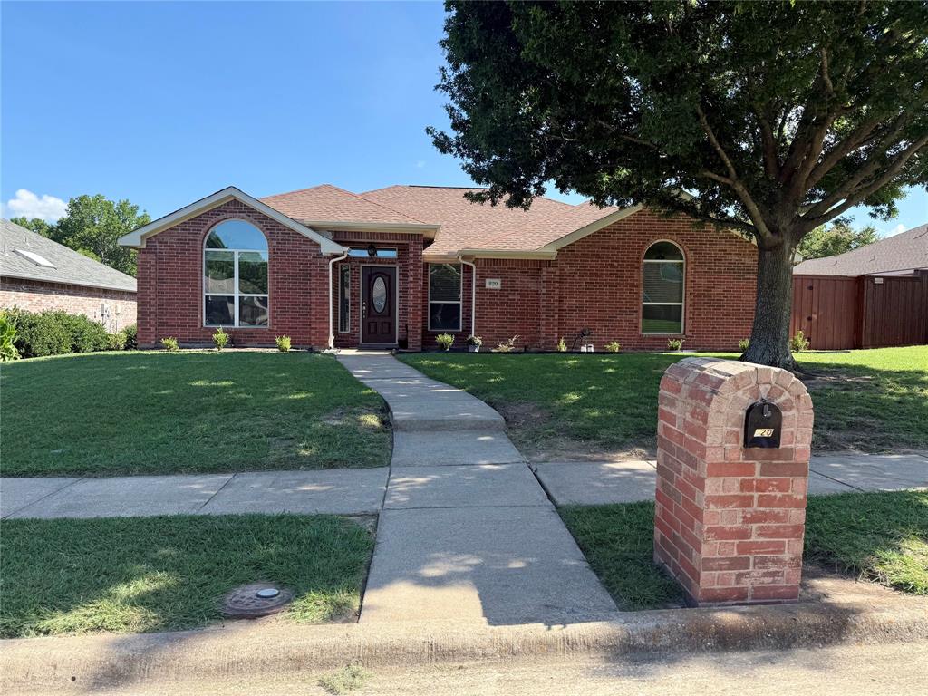 820 Heatherwood Drive