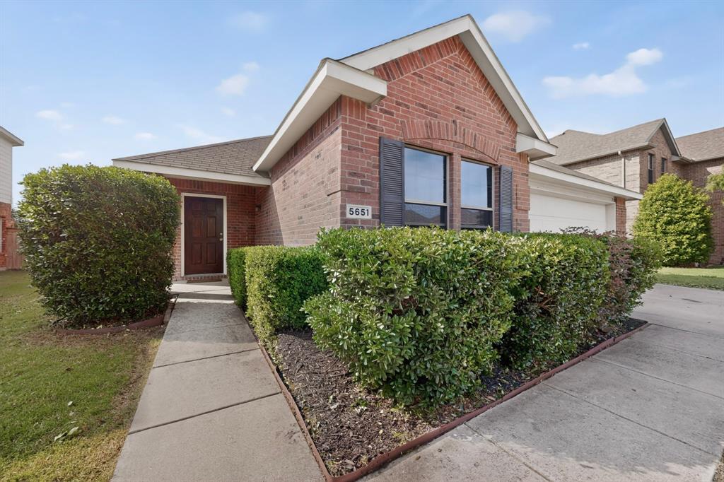 5651 Lincolnwood Drive