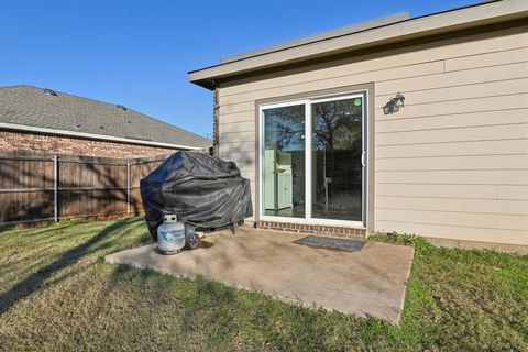 A home in Crowley