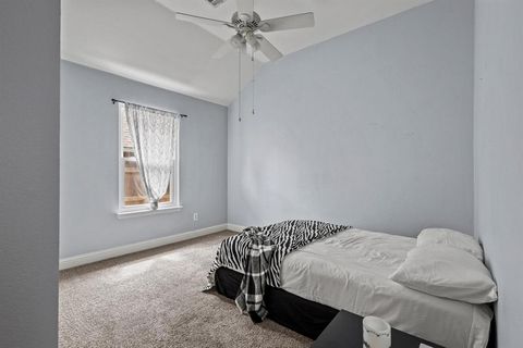 Tiny photo for 2009 Lake Fork Court, Denton, TX 76210 (MLS # 21197892)