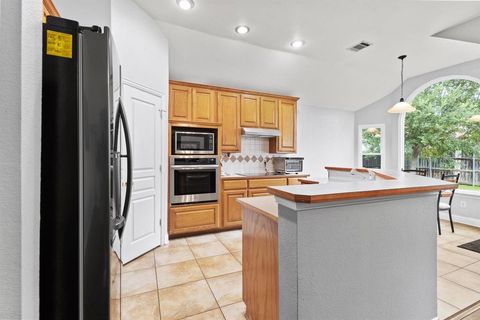 Tiny photo for 2009 Lake Fork Court, Denton, TX 76210 (MLS # 21197892)