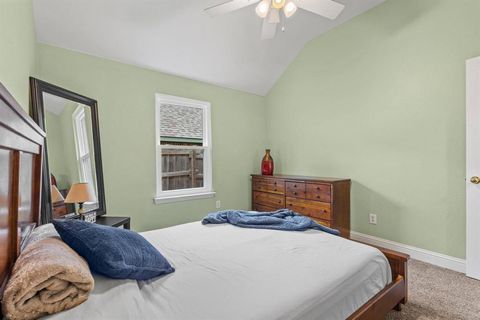 Tiny photo for 2009 Lake Fork Court, Denton, TX 76210 (MLS # 21197892)