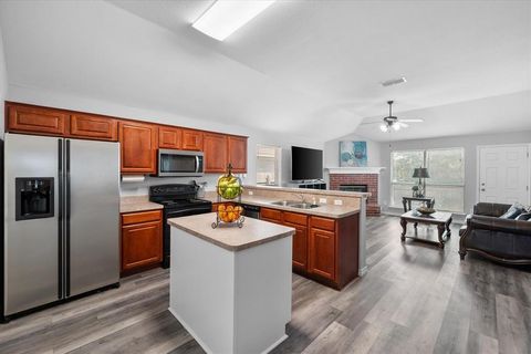 Photo of 7321 Grass Valley Trail, Fort Worth, TX 76123 (MLS # 21256466)