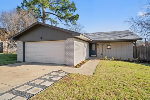 926 Harber Avenue Grapevine TX 76051