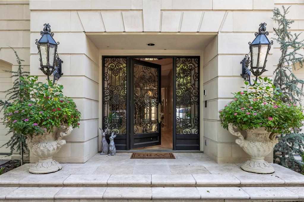 3901 Turtle Creek Boulevard 14