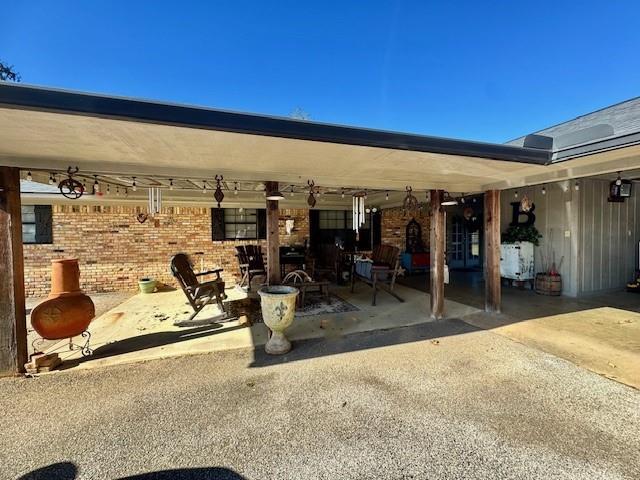 MJ HENSHAW - Residential