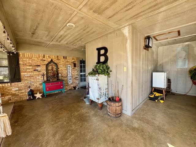 MJ HENSHAW - Residential