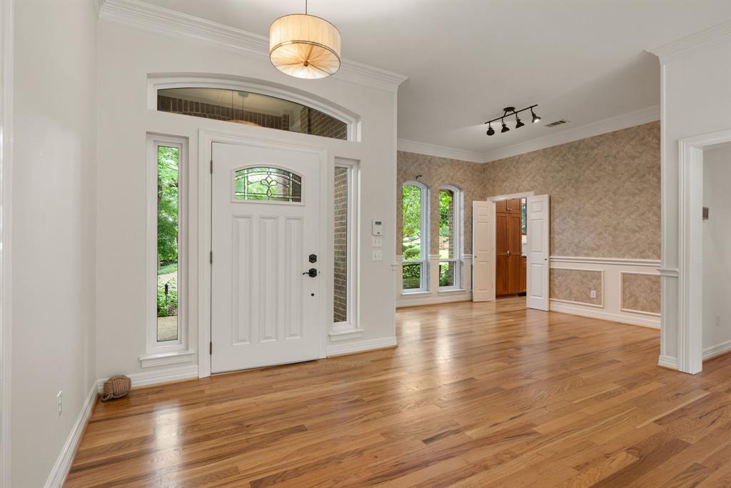 909 Dogwood Court
