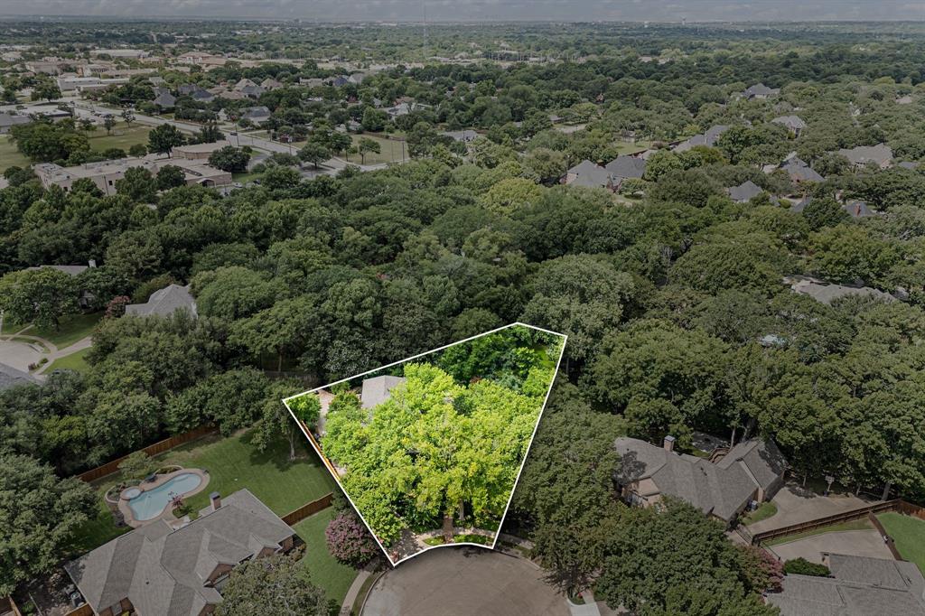 909 Dogwood Court