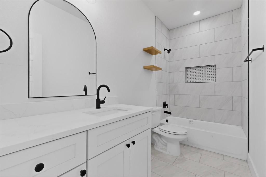 616 E Shepherd Street