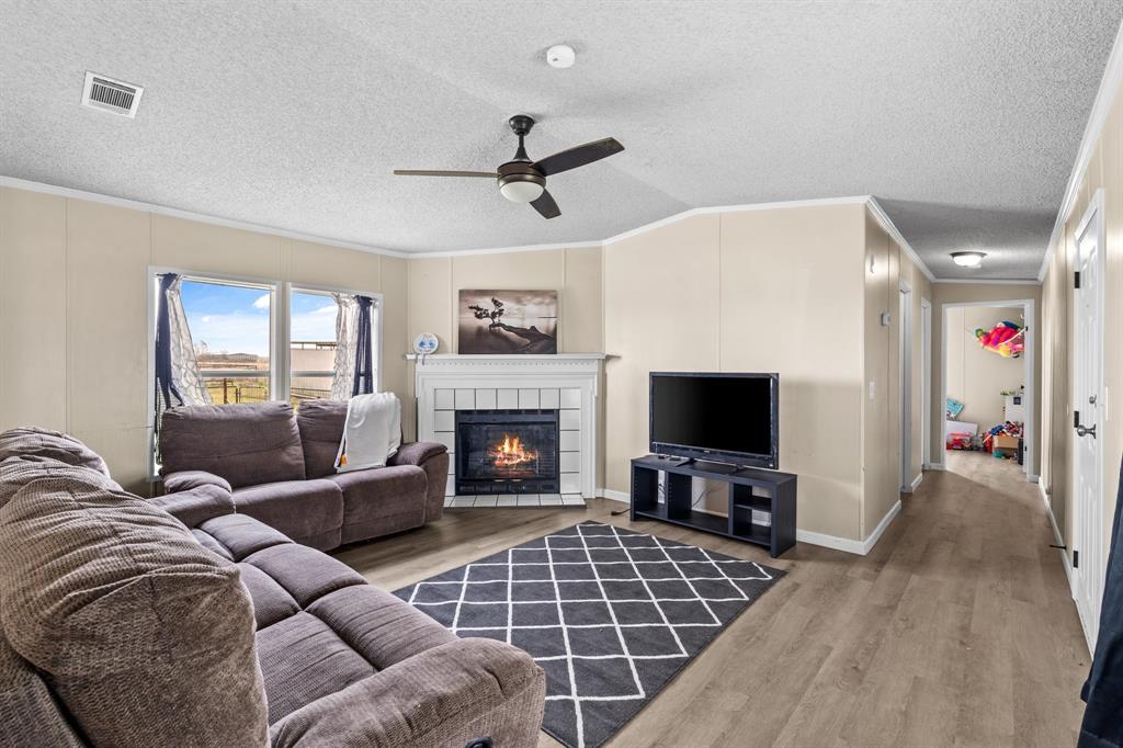 Mineral Wells, Texas 76067, United States, 3 Bedrooms Bedrooms, ,2 BathroomsBathrooms,Residential,Active,91052