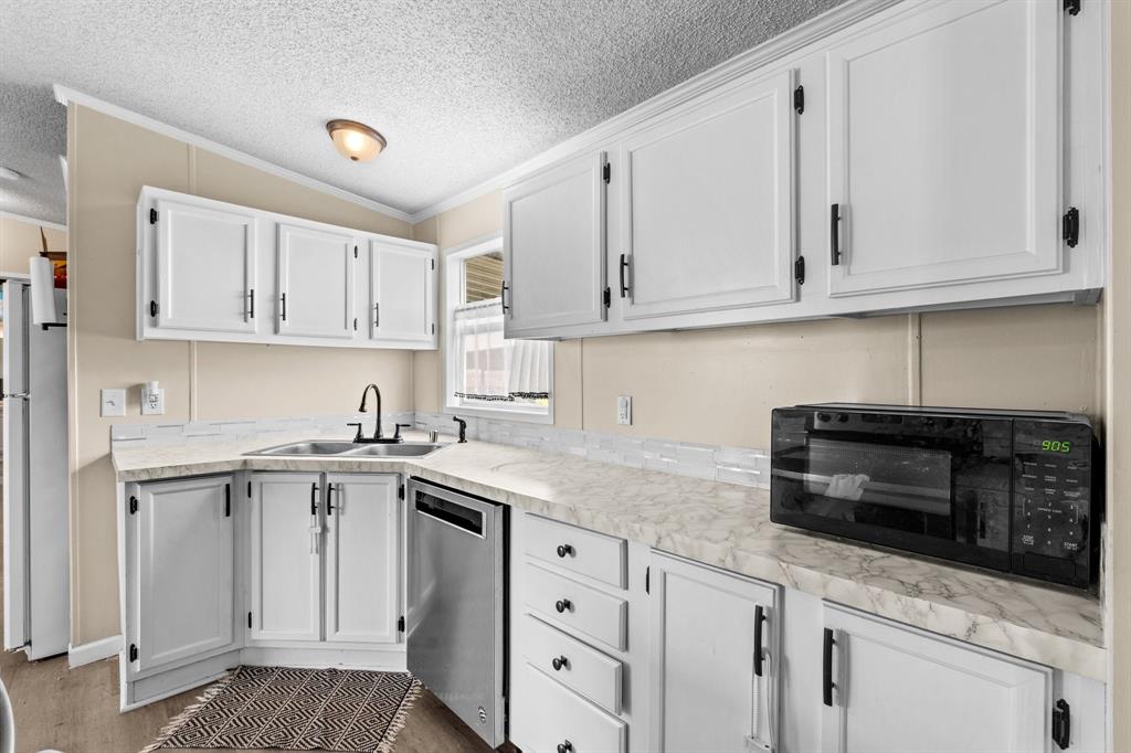 Mineral Wells, Texas 76067, United States, 3 Bedrooms Bedrooms, ,2 BathroomsBathrooms,Residential,Active,91052