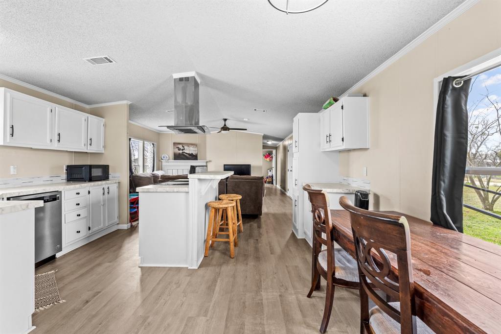 Mineral Wells, Texas 76067, United States, 3 Bedrooms Bedrooms, ,2 BathroomsBathrooms,Residential,Active,91052