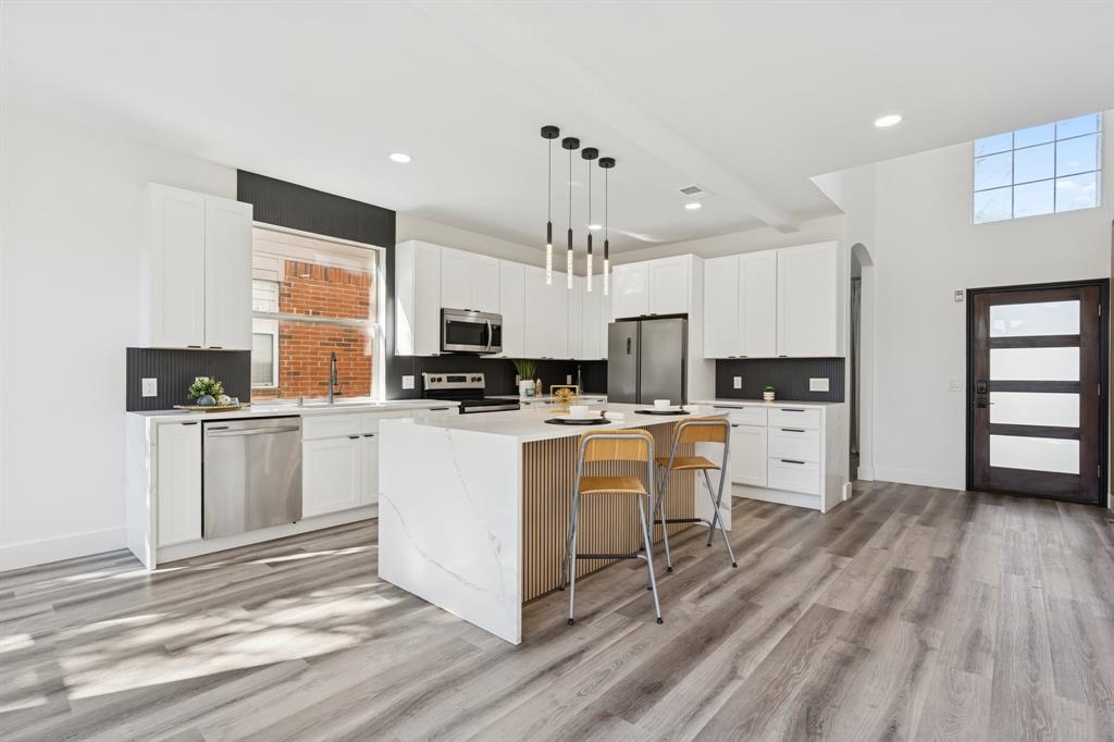 808 Lake Bridge Drive