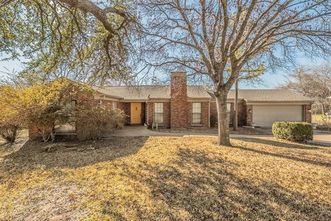 202 S Tower Street Weatherford TX 76086