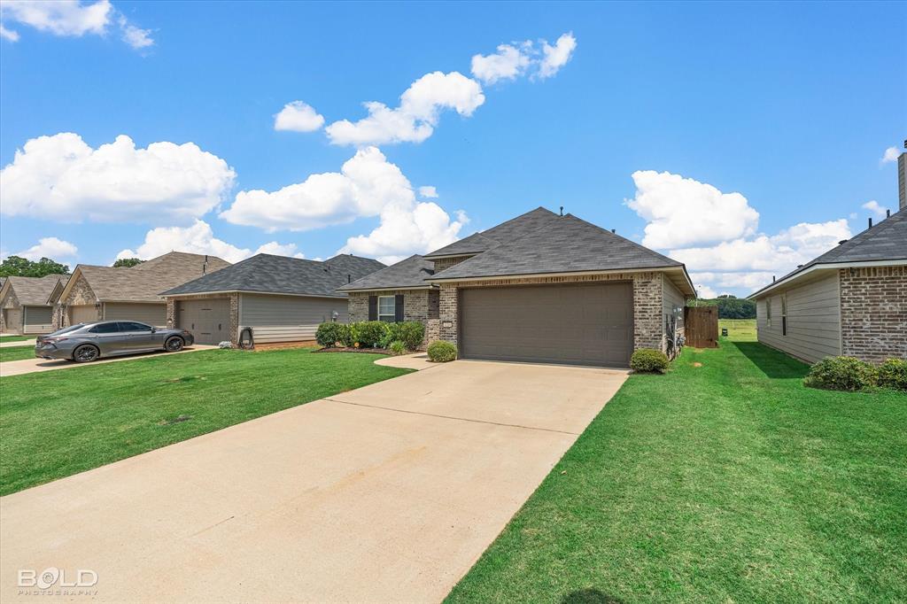 Bossier City, Louisiana 71111, United States, 3 Bedrooms Bedrooms, ,2 BathroomsBathrooms,Residential,Contingent,146785