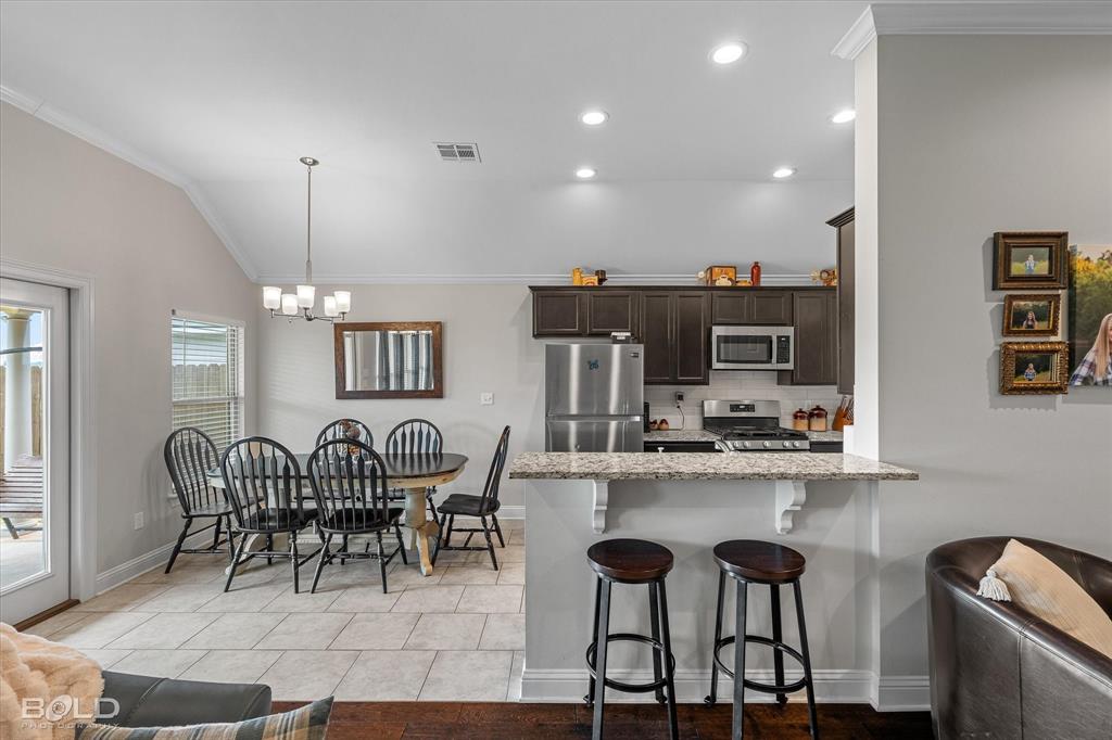 Bossier City, Louisiana 71111, United States, 3 Bedrooms Bedrooms, ,2 BathroomsBathrooms,Residential,Contingent,146785