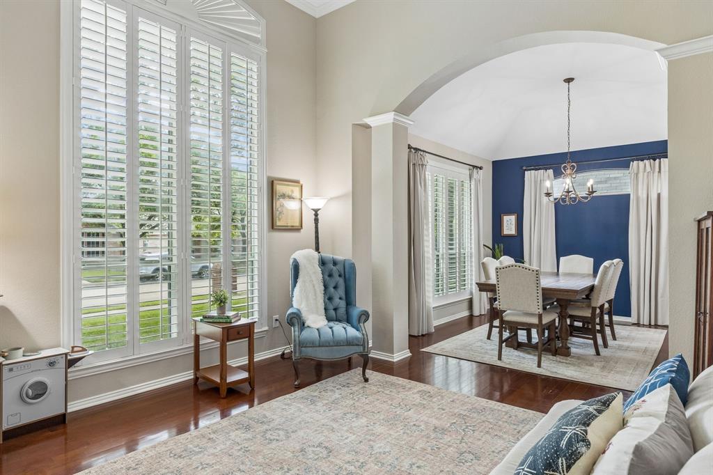 1105 Easton Lane