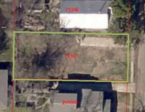 Photo of 3922 Pine Street, Greenville, TX 75401 (MLS # 20985446)