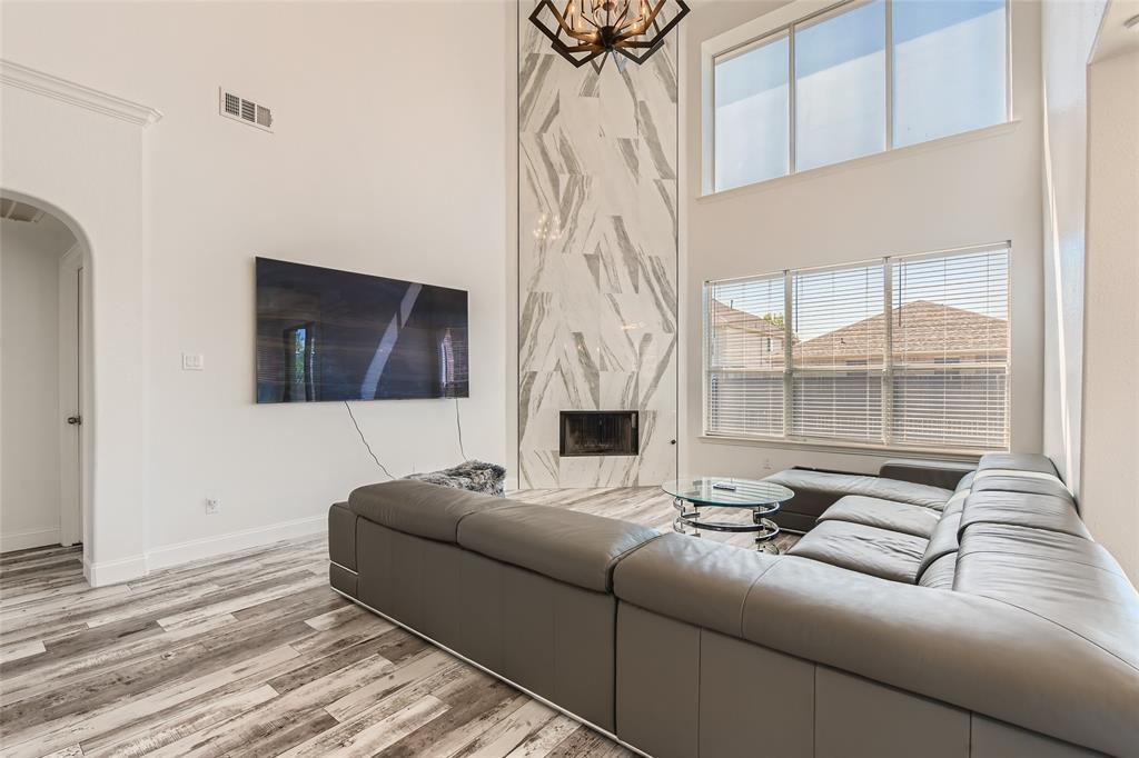 10305 Stoneside Trail