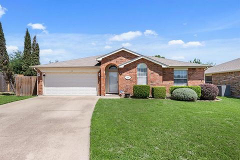 312 Comiskey Court Saginaw TX 76179