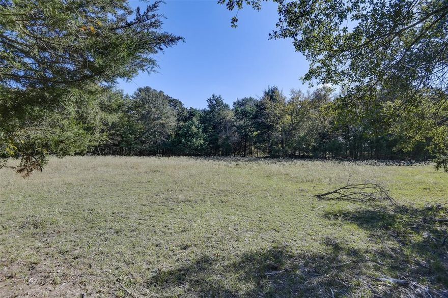 Endless possibilities on + or - 10 acres in thriving Kaufman County! This property is ready for your vision. Whether you’re dreaming of building a custom home, buying and holding as an investment, or enjoying it as recreational land, this tract offers the perfect canvas.
With wide-open space and beautiful surroundings, you’ll have plenty of room to bring your animals, toys, or projects. The land provides the freedom to create your ideal lifestyle—whether that’s a weekend retreat, a future forever home, or a smart land investment. Bring your imagination—this acreage is ready to become whatever you need it to be! Easy reach to HWY 175, I-20, and HWY 80, giving quick access into Dallas, Rockwall, or East Texas lake country. Only about 30–40 minutes from Downtown Dallas, making it easy to commute. Experience the perfect blend of a laid back rural lifestyle and urban accessibility—plenty of land to spread out, yet close enough to the city for work, entertainment, shopping, and dining. *There is a house + 20 acres listed next door for sale, too*
