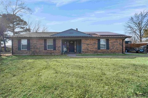 1712 Wildwood Street Corinth TX 76210