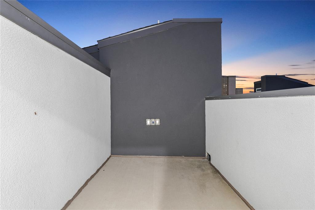 Roseland Flats - Residential