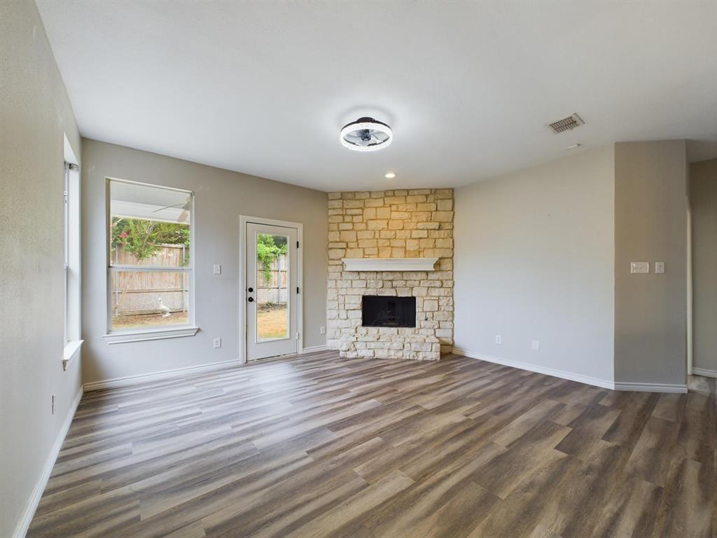 Meadows Of Roanoke Ph I - Residential Lease