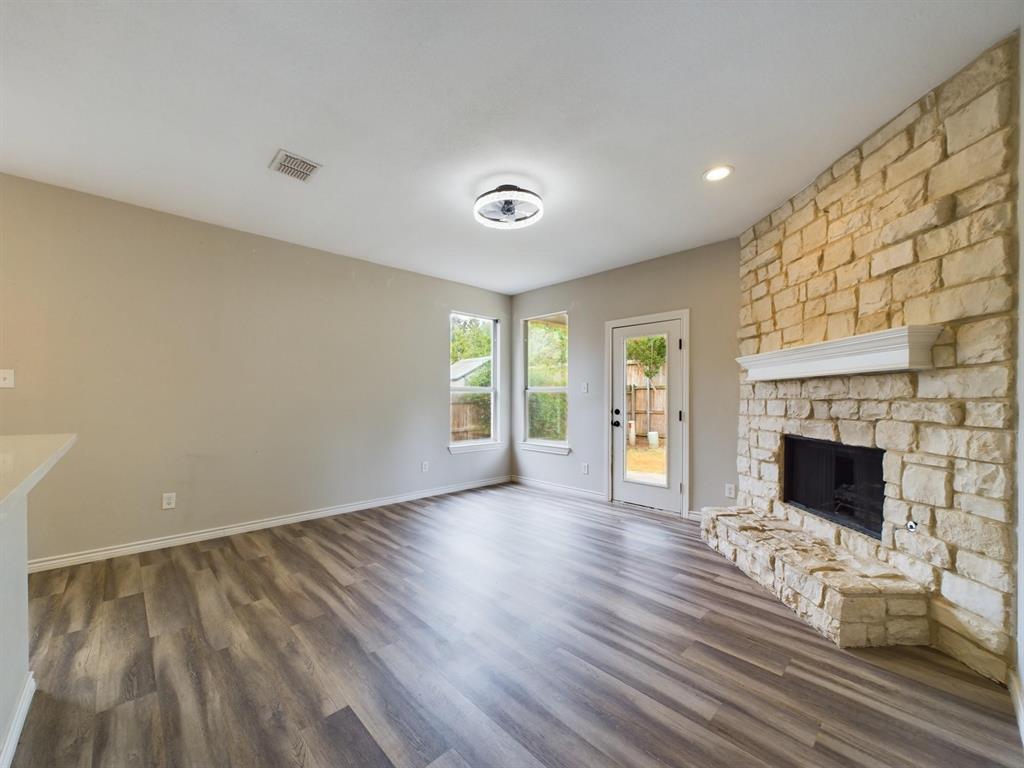 Meadows Of Roanoke Ph I - Residential Lease