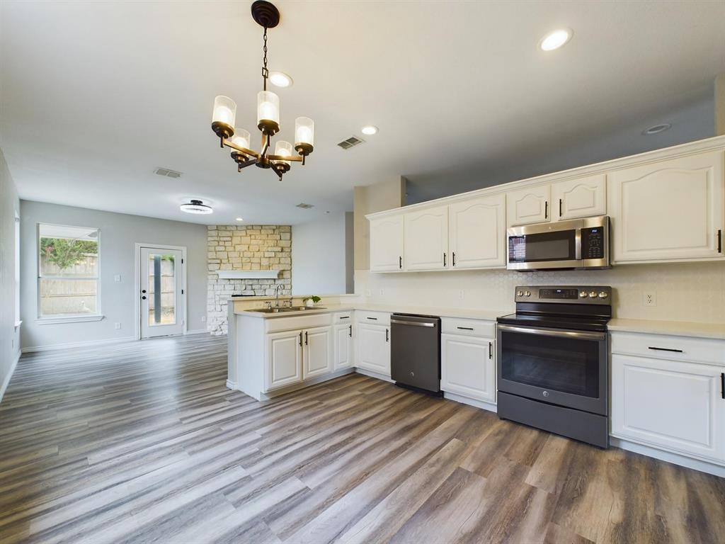 Meadows Of Roanoke Ph I - Residential Lease