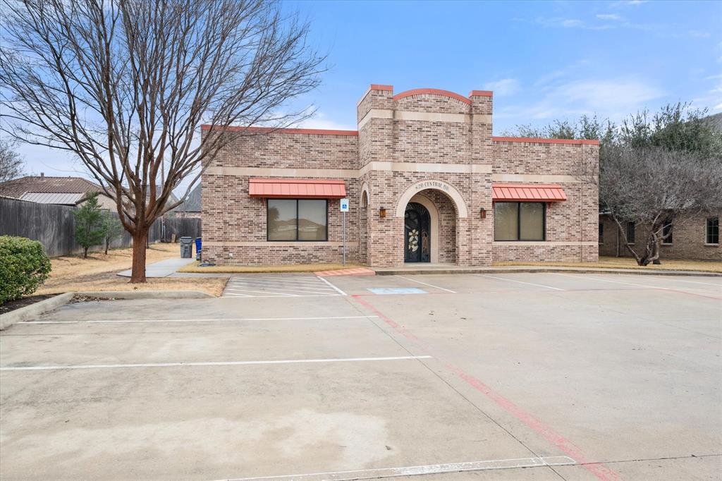 820 Central Drive