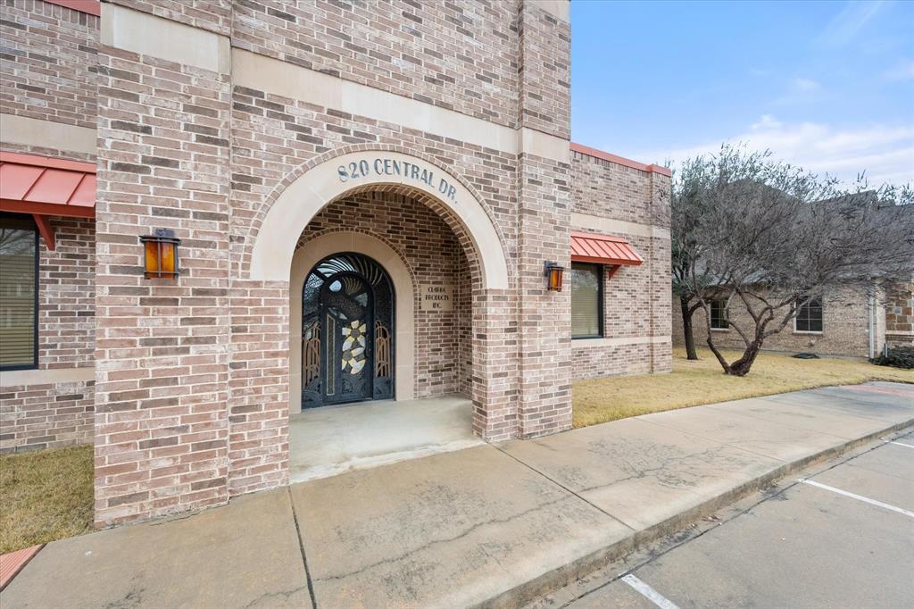 820 Central Drive