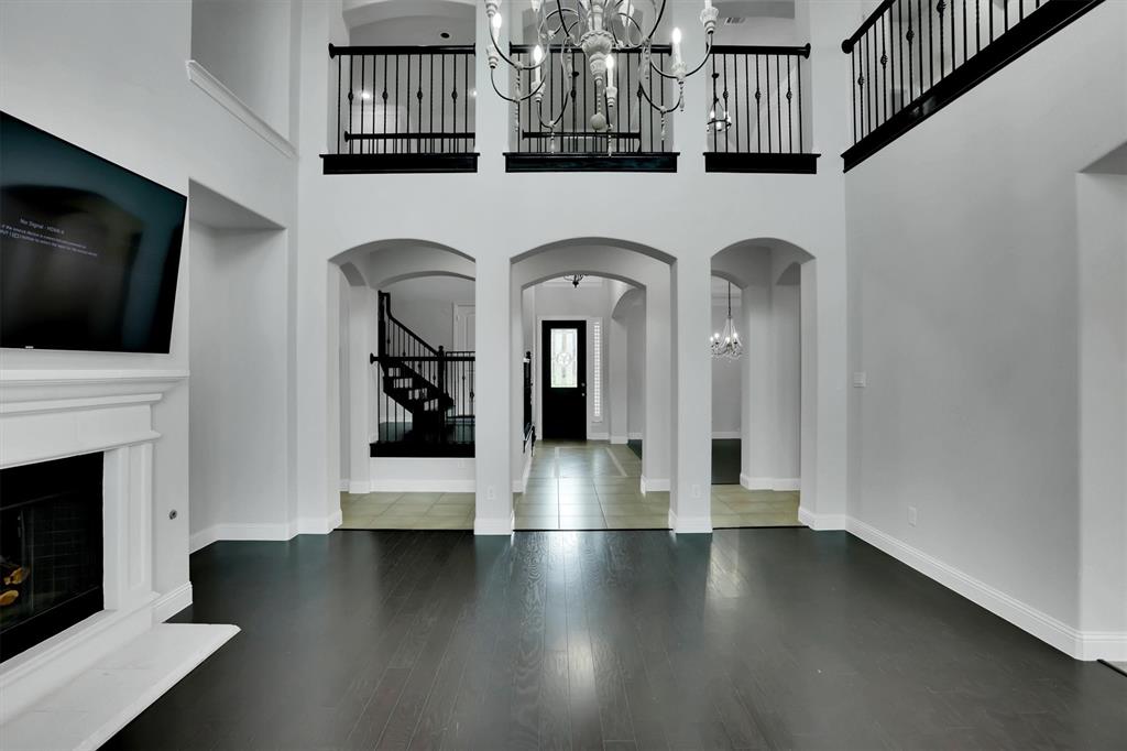 410 Aylesbury Court