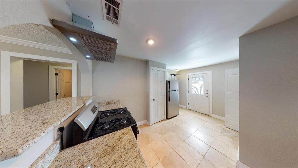 Miller & Stemmons Ballards - Residential