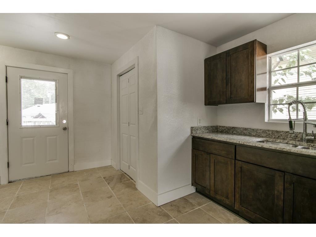 Miller & Stemmons Ballards - Residential