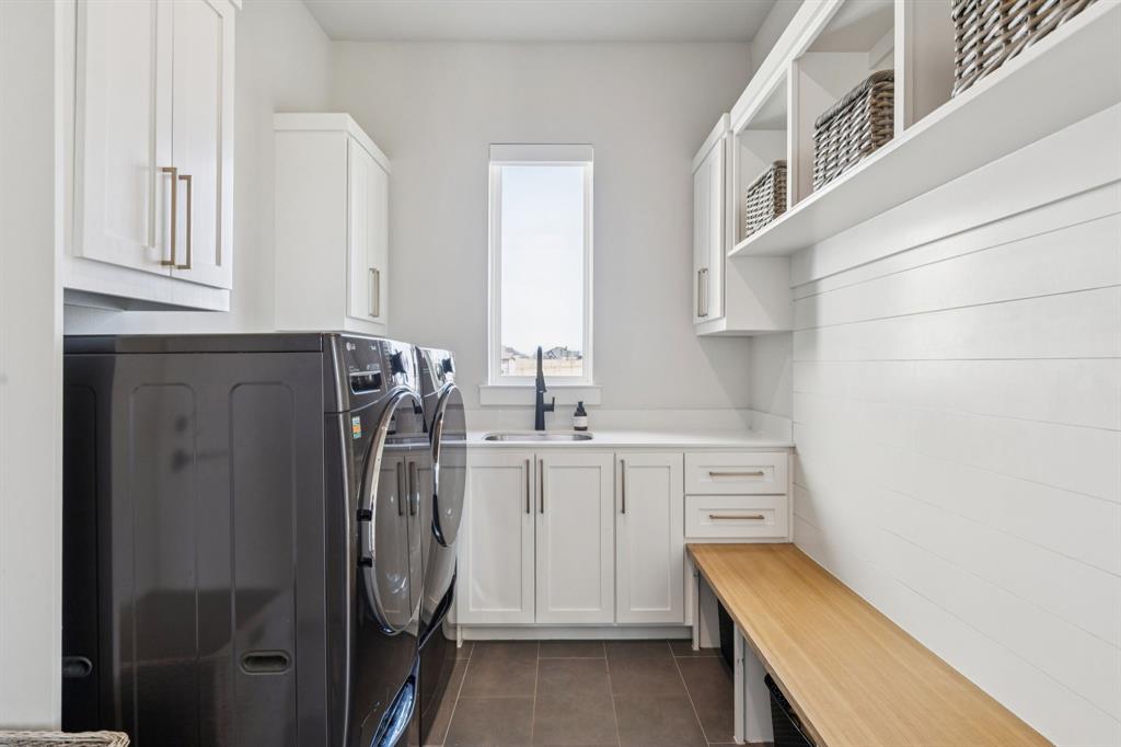 THE MEADOWS - Residential